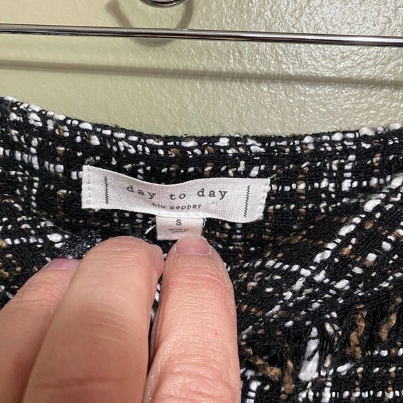 Day to Day Skirt by Blu Pepper,‎ Size S - Picture 4 of 5